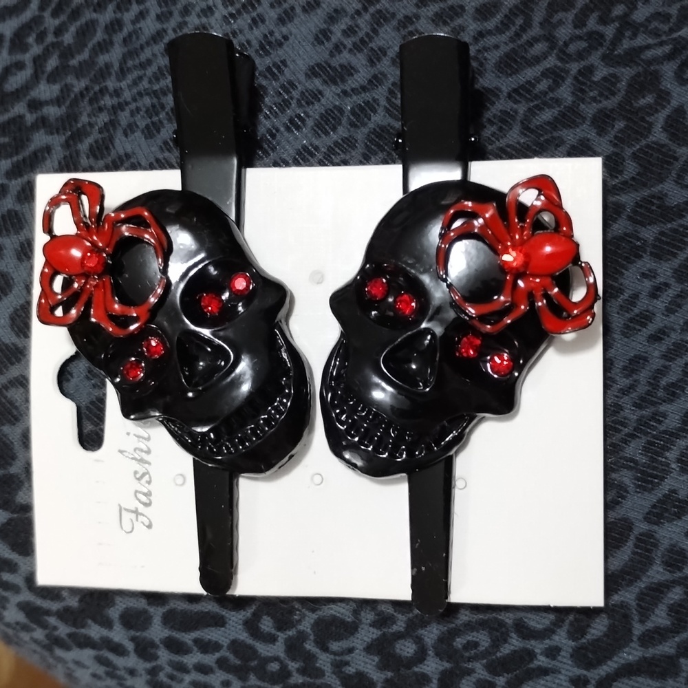 2 Skull hair clips New 3" long